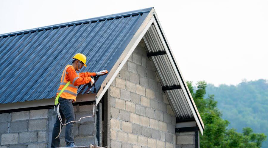 Professional residential roofers in Ismay, MT